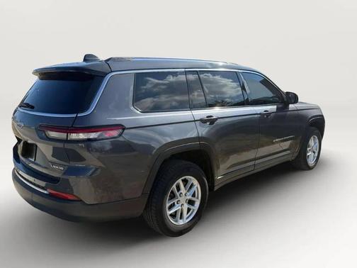 2022 Jeep Grand Cherokee L Laredo