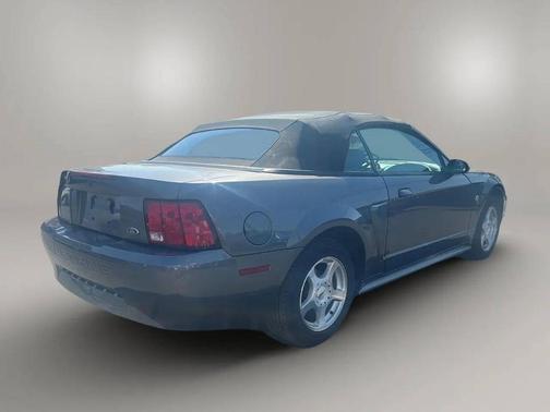 2004 Ford Mustang Premium