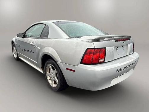 2004 Ford Mustang 