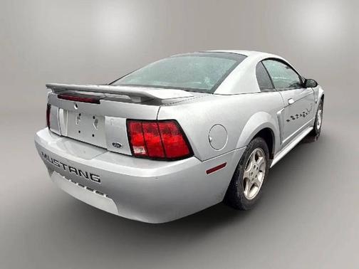 2004 Ford Mustang 