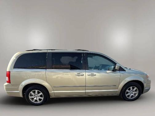 2010 Chrysler Town & Country Touring