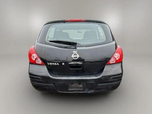 2011 Nissan Versa 1.8 S