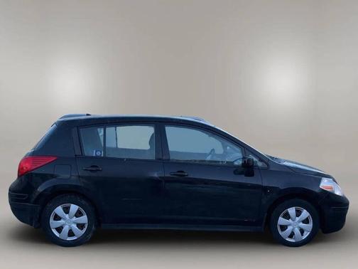 2011 Nissan Versa 1.8 S