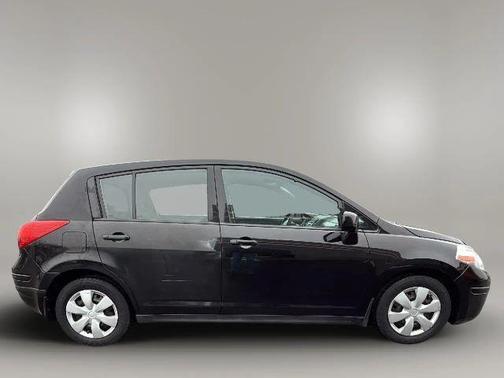 2011 Nissan Versa 1.8 S