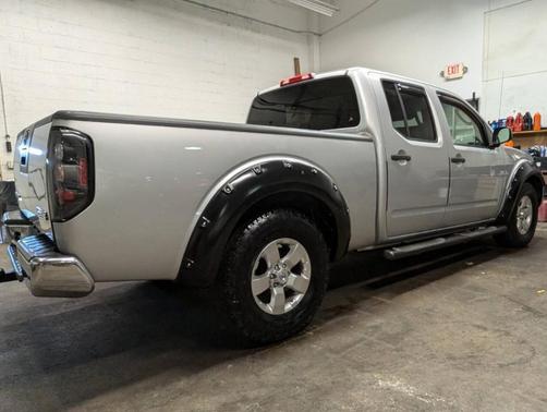 2009 Nissan Frontier SE Crew Cab