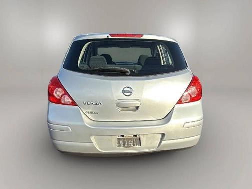 2010 Nissan Versa 1.8 S