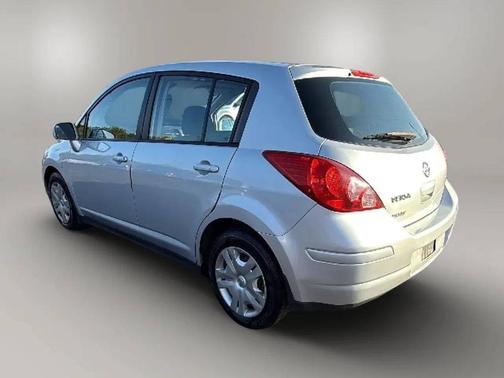 2010 Nissan Versa 1.8 S