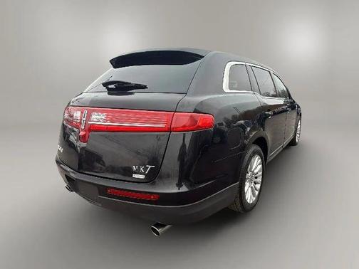 2010 Lincoln MKT 