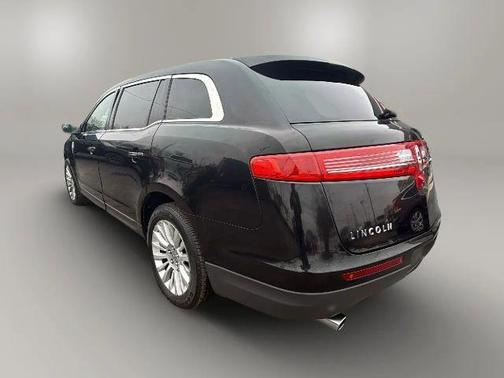 2010 Lincoln MKT 