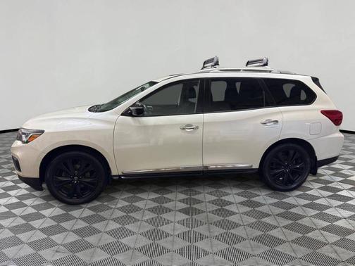 2017 Nissan Pathfinder Platinum
