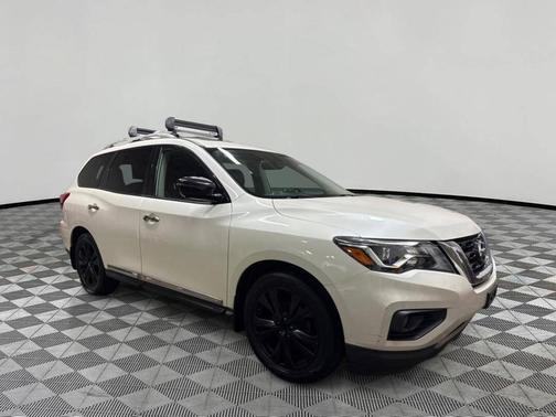 2017 Nissan Pathfinder Platinum