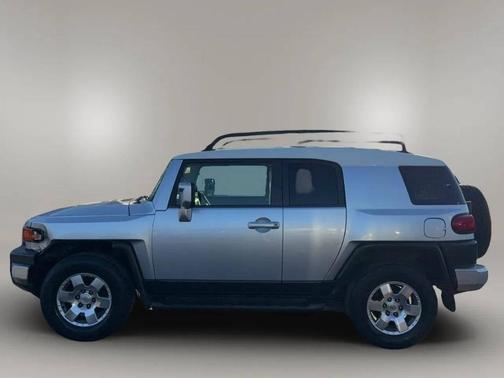 Silver 2007 Toyota FJ Cruiser