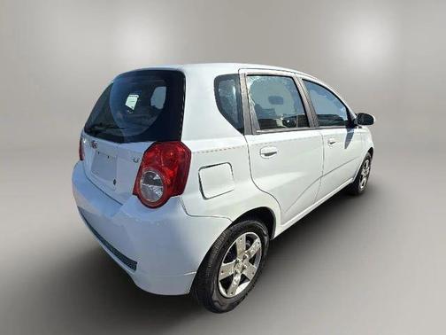 2011 Chevrolet Aveo 5 LT