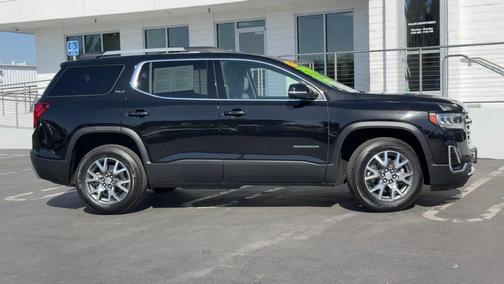 2023 GMC Acadia AWD SLT