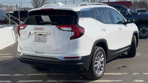 2024 GMC Terrain SLT