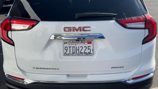 2024 GMC Terrain SLT