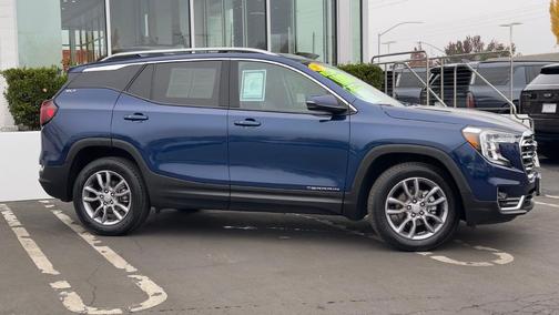 2023 GMC Terrain SLT