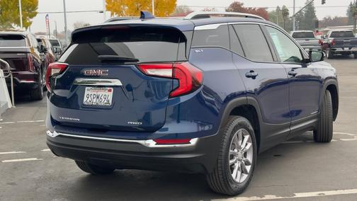 2023 GMC Terrain SLT