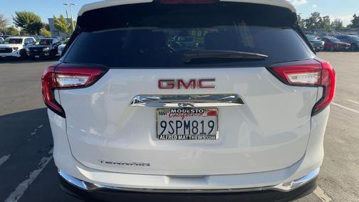 2023 GMC Terrain SLT