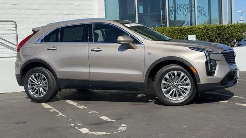 2025 Cadillac XT4 Premium Luxury