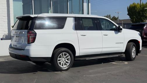 2023 Chevrolet Suburban LT
