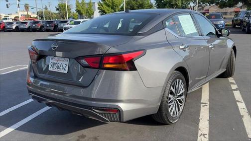 2025 Nissan Altima SV FWD