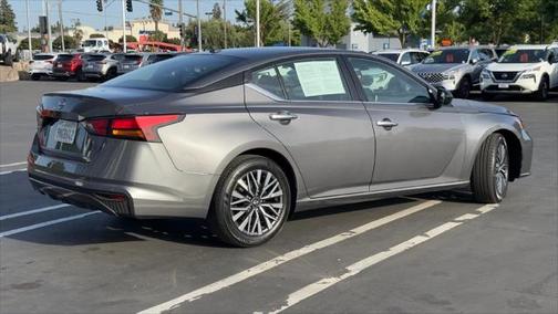 2025 Nissan Altima SV FWD