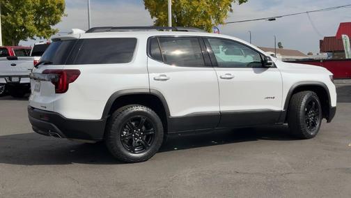 2023 GMC Acadia AWD AT4