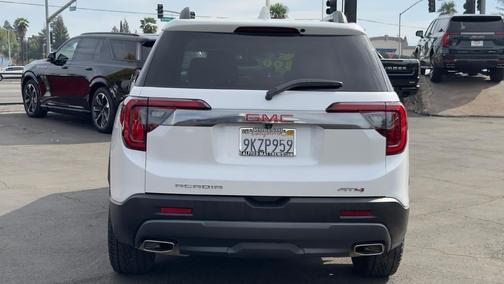 2023 GMC Acadia AWD AT4