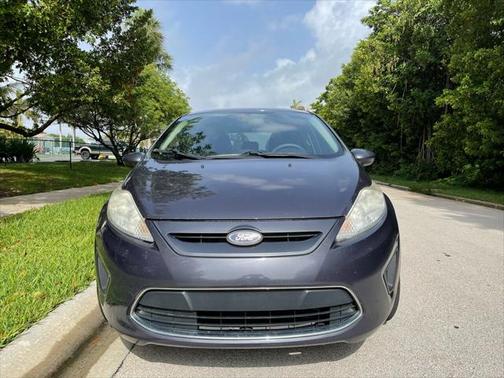 Photo 3 of 19 of 2012 Ford Fiesta SE