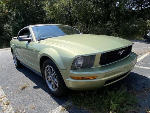 2005 Ford Mustang Premium