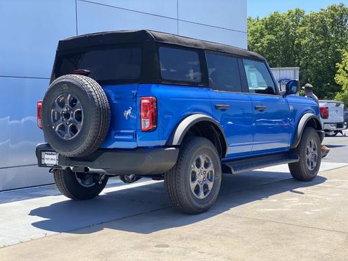 Blue 2026 Ford Bronco Big Bend
