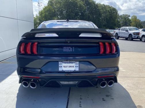 2022 Ford Mustang Mach 1