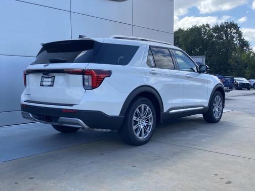 2025 Ford Explorer Platinum RWD