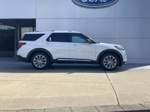 2025 Ford Explorer Platinum RWD
