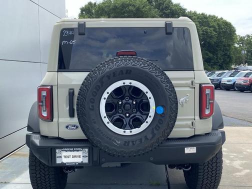 Desert Sand 2026 Ford Bronco Badlands