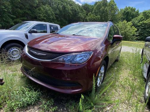 Red 2021 Chrysler Voyager LXI