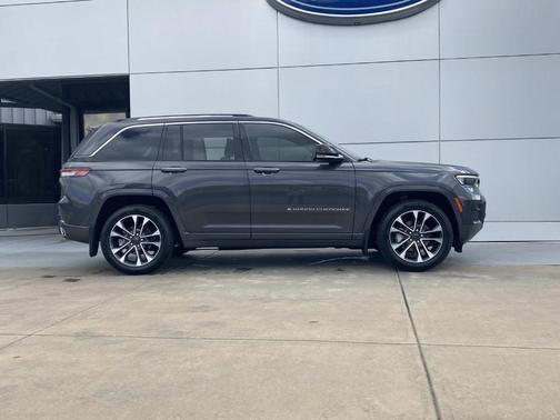 2022 Jeep Grand Cherokee Overland