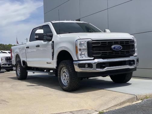 White 2023 Ford F-250 XL