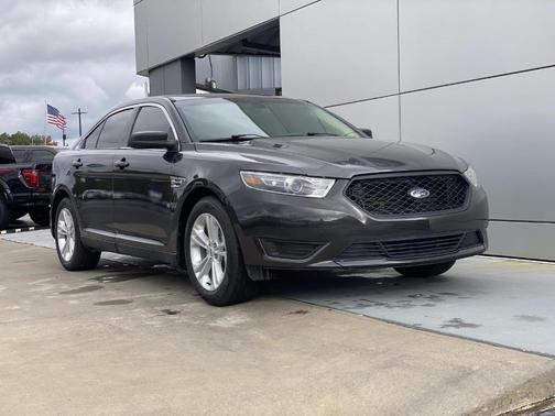 2018 Ford Taurus SE