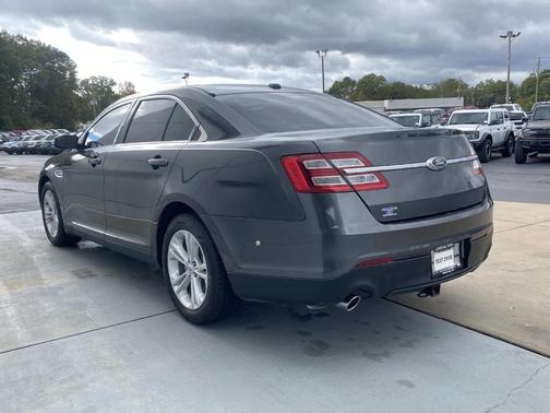 2018 Ford Taurus SE
