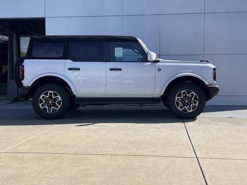 White 2026 Ford Bronco Outer Banks
