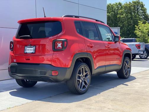 Red 2022 Jeep Renegade Latitude