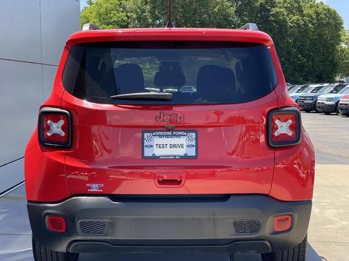 Red 2022 Jeep Renegade Latitude