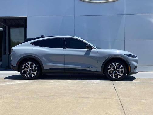 2024 Ford Mustang Mach-E Select
