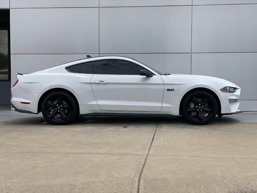 White 2022 Ford Mustang GT