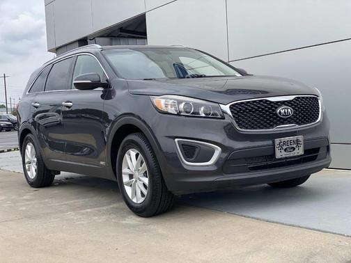Gray 2018 Kia Sorento LX