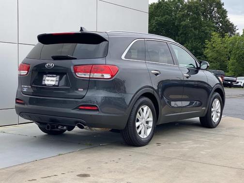 Gray 2018 Kia Sorento LX