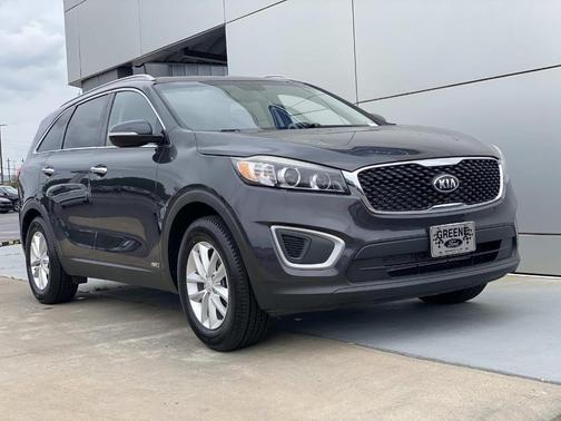 Gray 2018 Kia Sorento LX