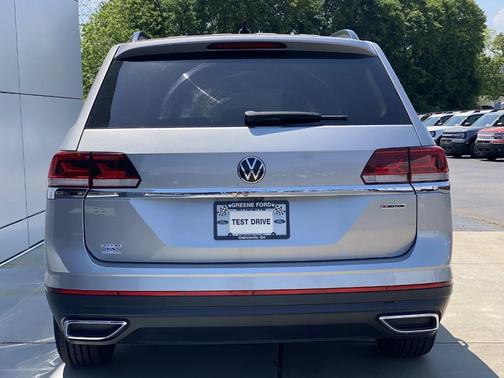 Pyrite Silver Metallic 2021 Volkswagen Atlas 2.0T SE